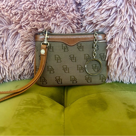 Dooney & Bourke wristlet - Picture 3 of 8